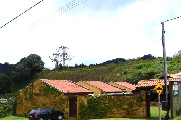 Hospedaria na entrada de Gonçalves